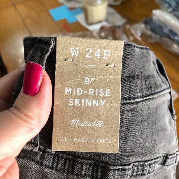 NWT Madewell 9” Mid Rise Skinny Jeans Frayed Hem Distressed Gray - 24P - Picture 11 of 13